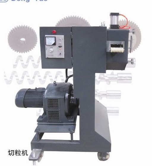 Gear-driven strand pelletizer with motor and feed roll
